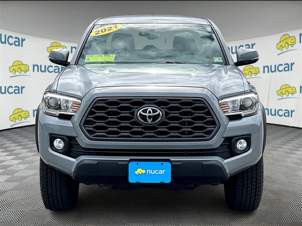 2021 Toyota Tacoma TRD Off-Road photo 2