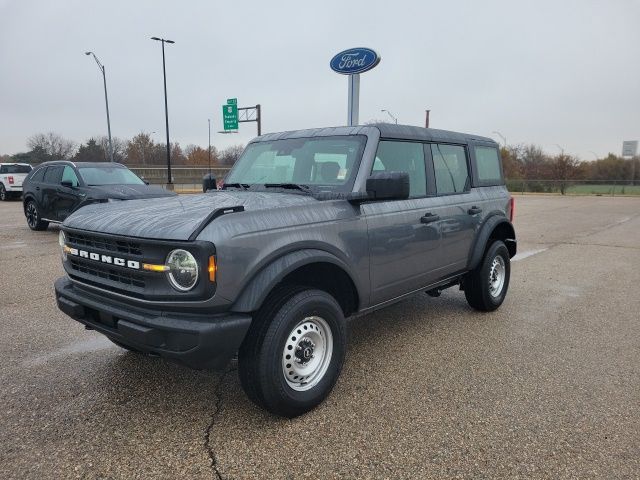 2025 Ford Bronco Base photo 3