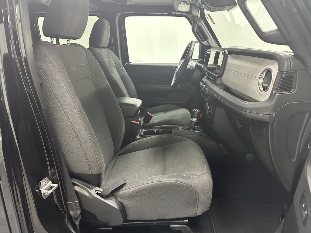 2024 Jeep Wrangler Sahara 4xe photo 19