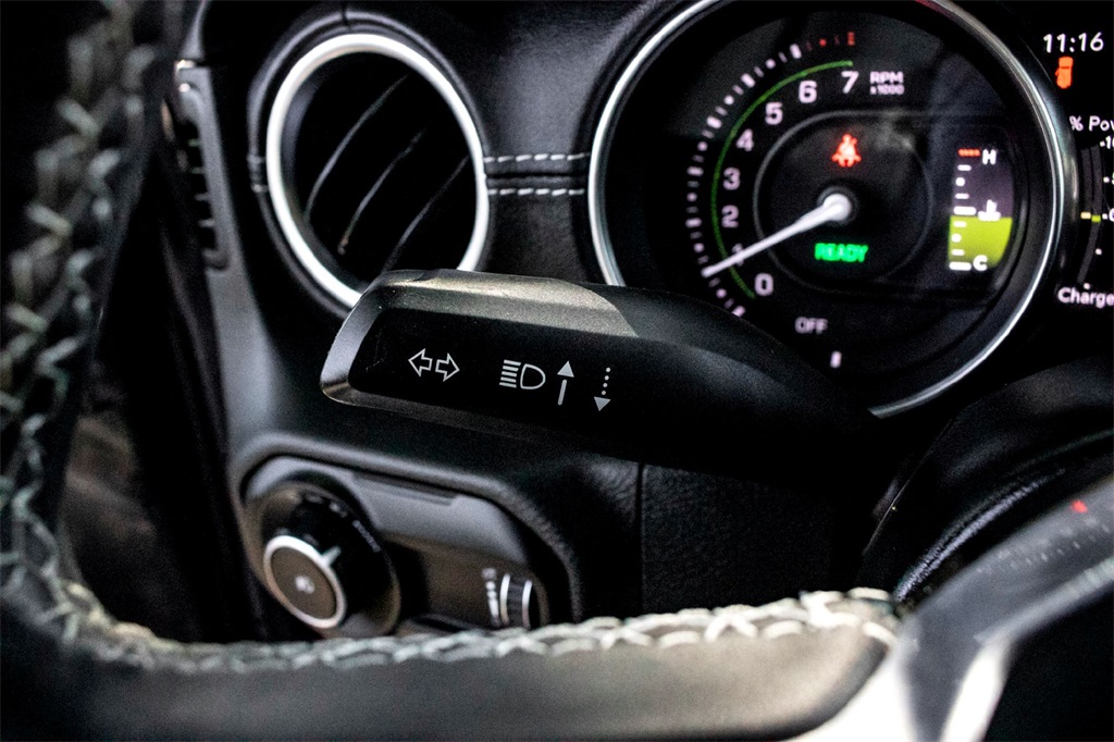 2023 Jeep Wrangler Sahara 4xe photo 18