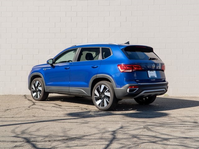 2024 Volkswagen Taos SEL photo 2