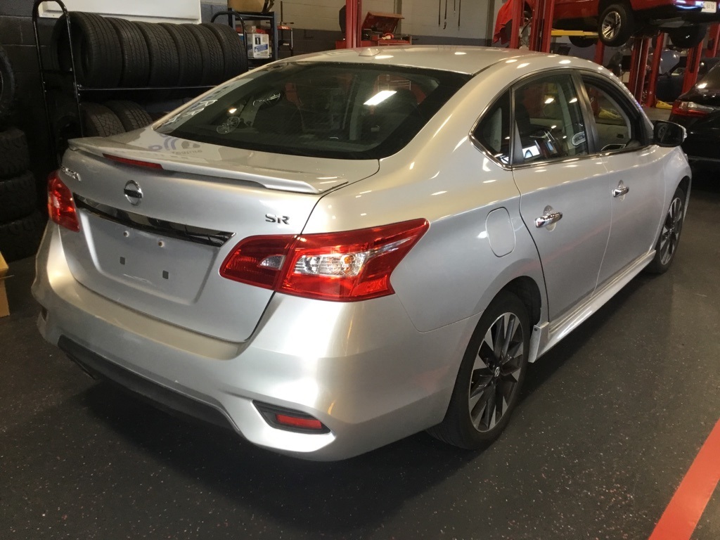 2016 Nissan Sentra SR photo 3