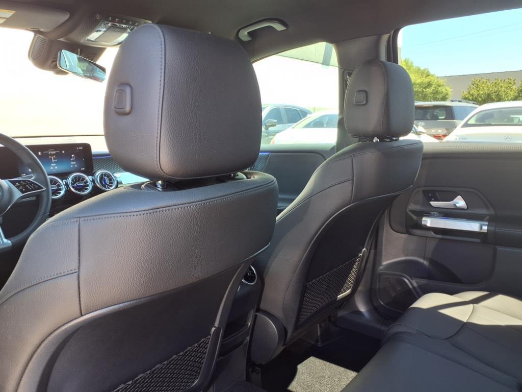 2025 Mercedes Benz GLB 250 photo 17