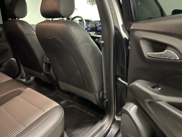 2025 Chevrolet Trax LT photo 20