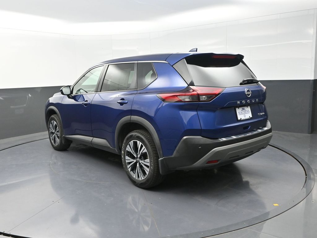 2022 Nissan Rogue SV photo 5