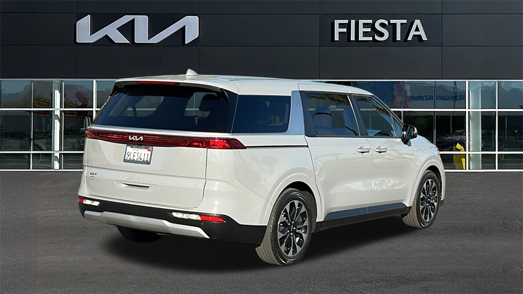 2024 Kia Carnival EX photo 4