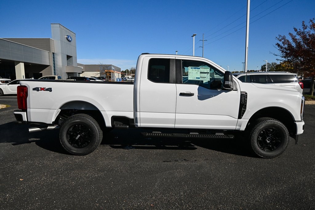 2026 Ford F-250 photo 2