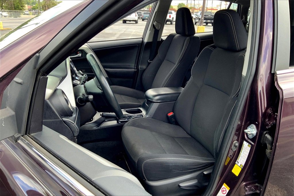 2018 Toyota RAV4 XLE photo 24