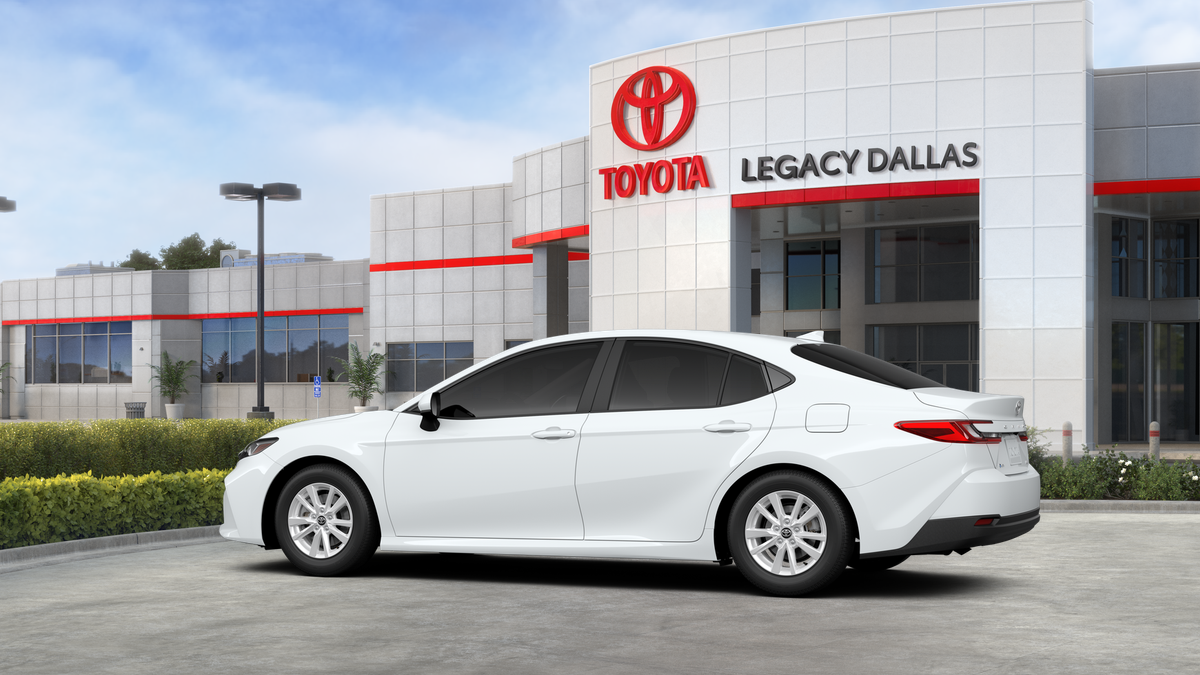 2026 Toyota Camry LE photo 4