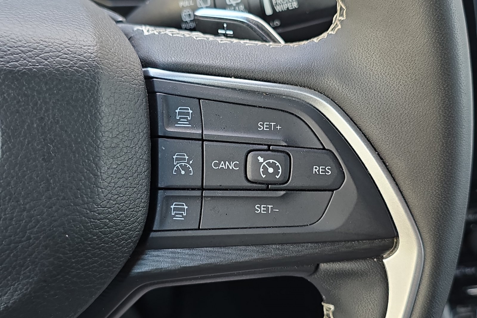 2024 Jeep Grand Cherokee Altitude photo 27