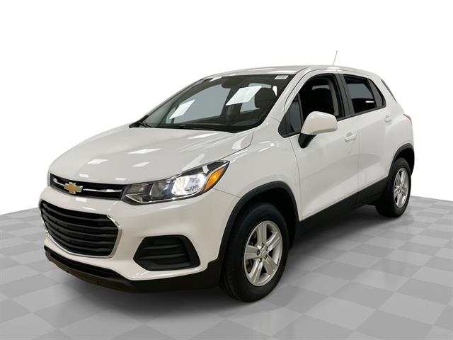 2022 Chevrolet Trax LS's photo