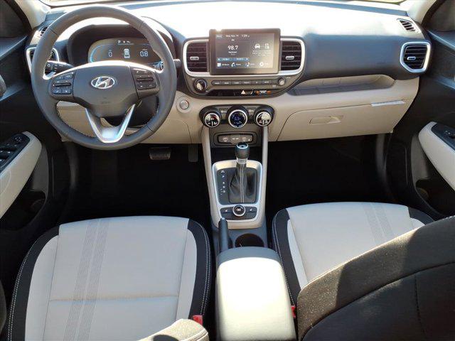 2026 Hyundai Venue SEL photo 4
