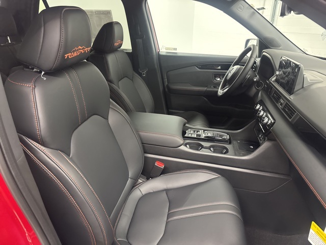 2025 Honda Pilot TrailSport photo 17