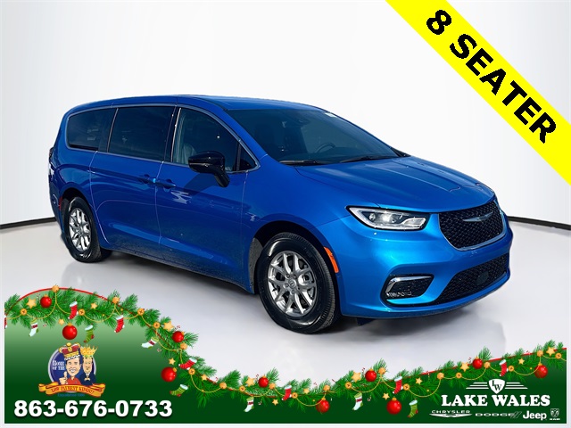 2026 Chrysler Pacifica Select's photo