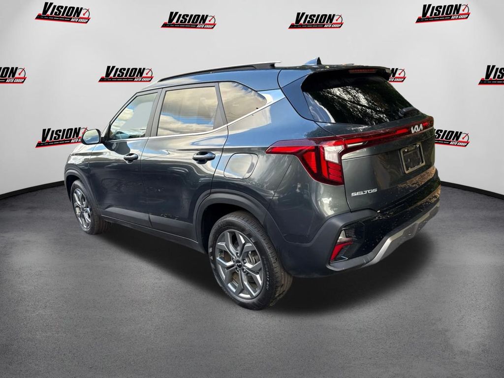 2024 Kia Seltos S photo 4