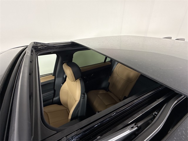 2025 Land Rover Range Rover Sport SE photo 14