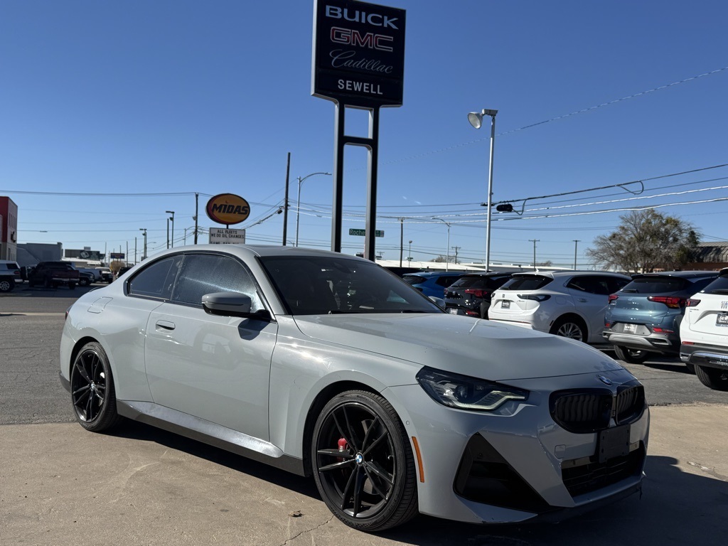 2022 BMW 2 Series 230i's photo