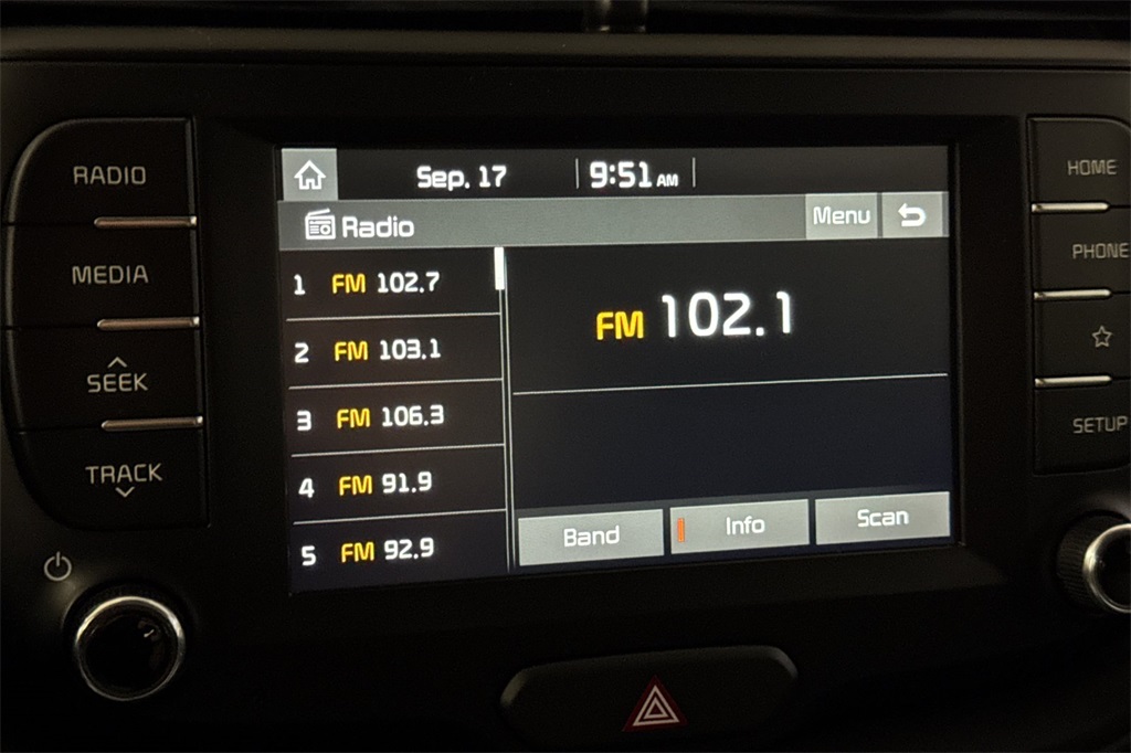 2020 Kia Soul LX photo 16