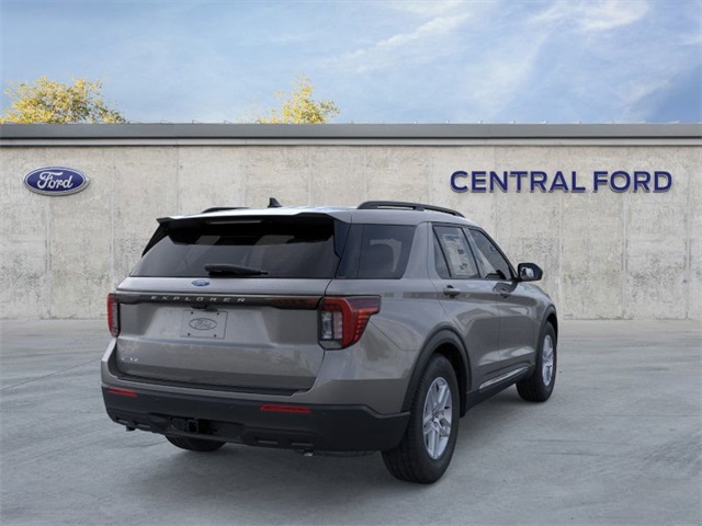 2025 Ford Explorer photo 8