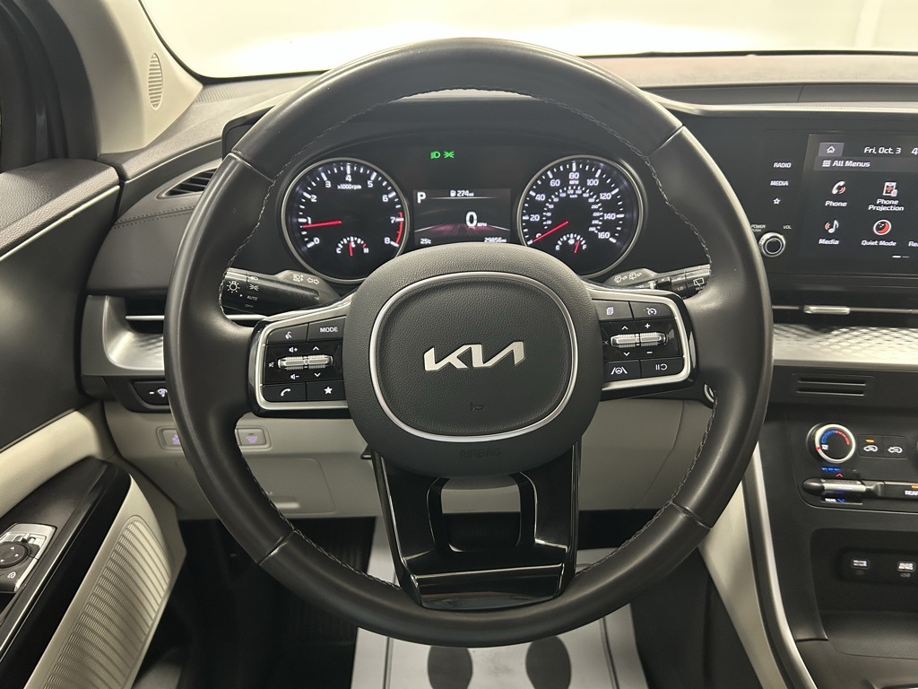 2024 Kia Carnival LX photo 13