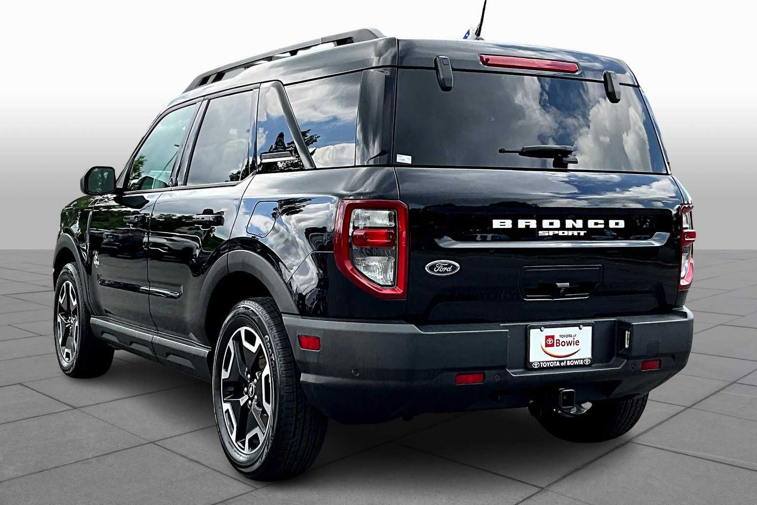 2022 Ford Bronco Sport Outer Banks photo 3