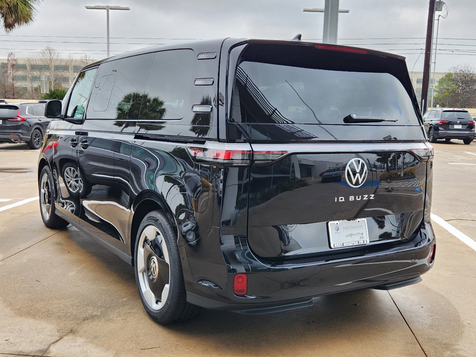 2025 Volkswagen ID. Buzz Pro S photo 2