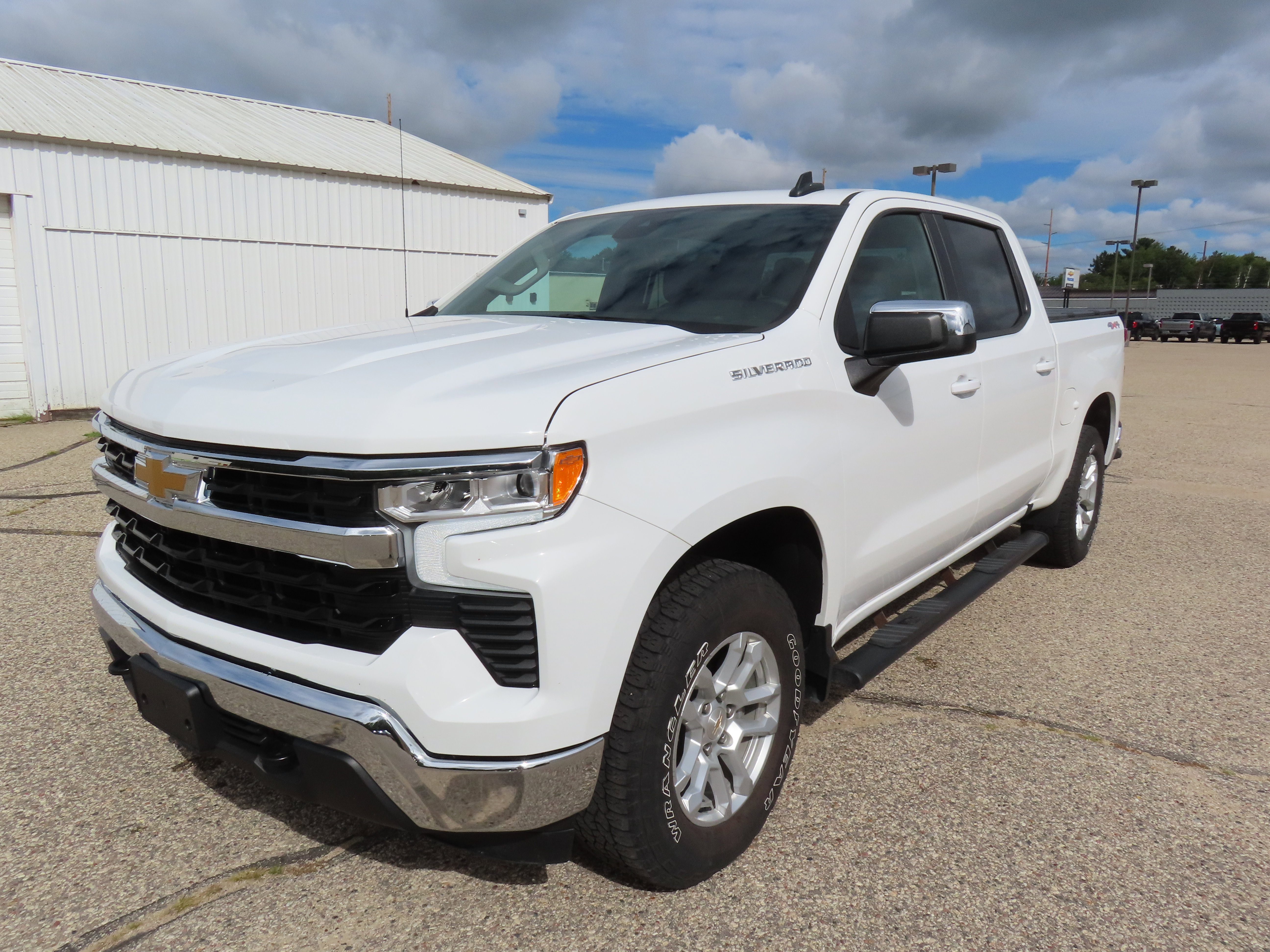 2024 Chevrolet Silverado 1500 LT's photo