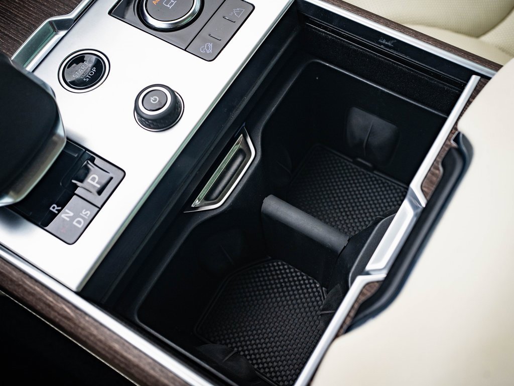 2022 Land Rover Range Rover SE photo 29