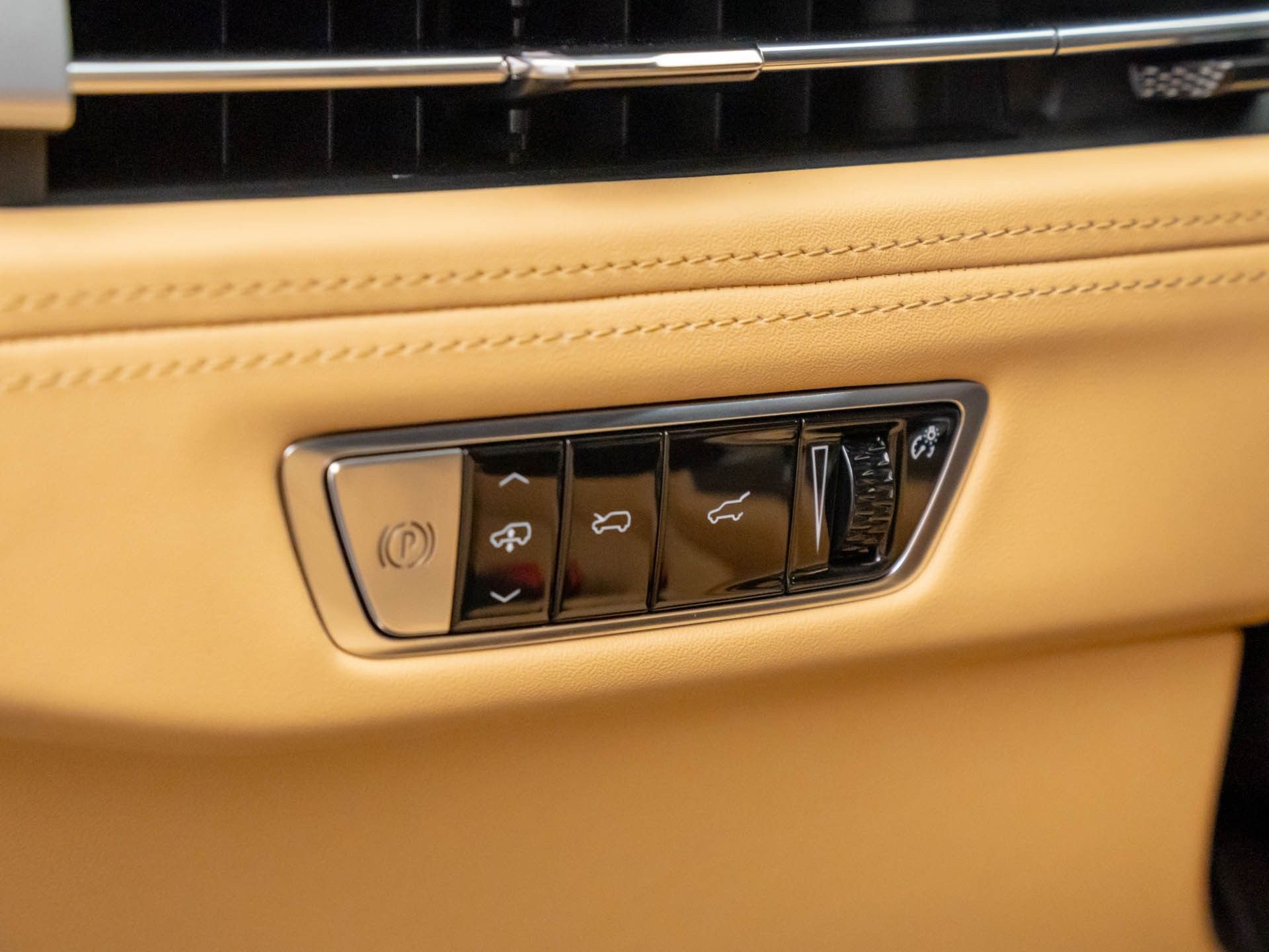 2025 Cadillac Escalade IQ Luxury photo 20