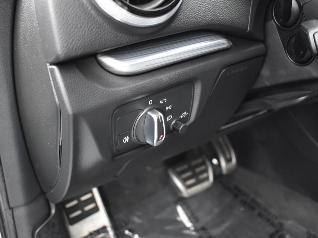 2015 Audi A3 1.8T Premium photo 9