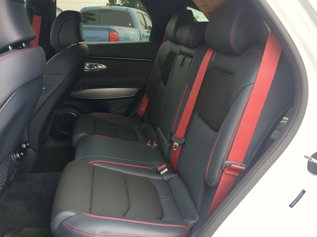 2025 Genesis GV70 2.5T photo 12
