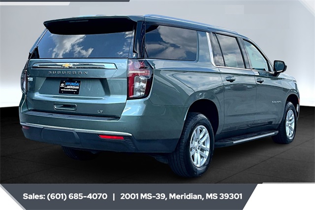 2023 Chevrolet Suburban LT photo 10
