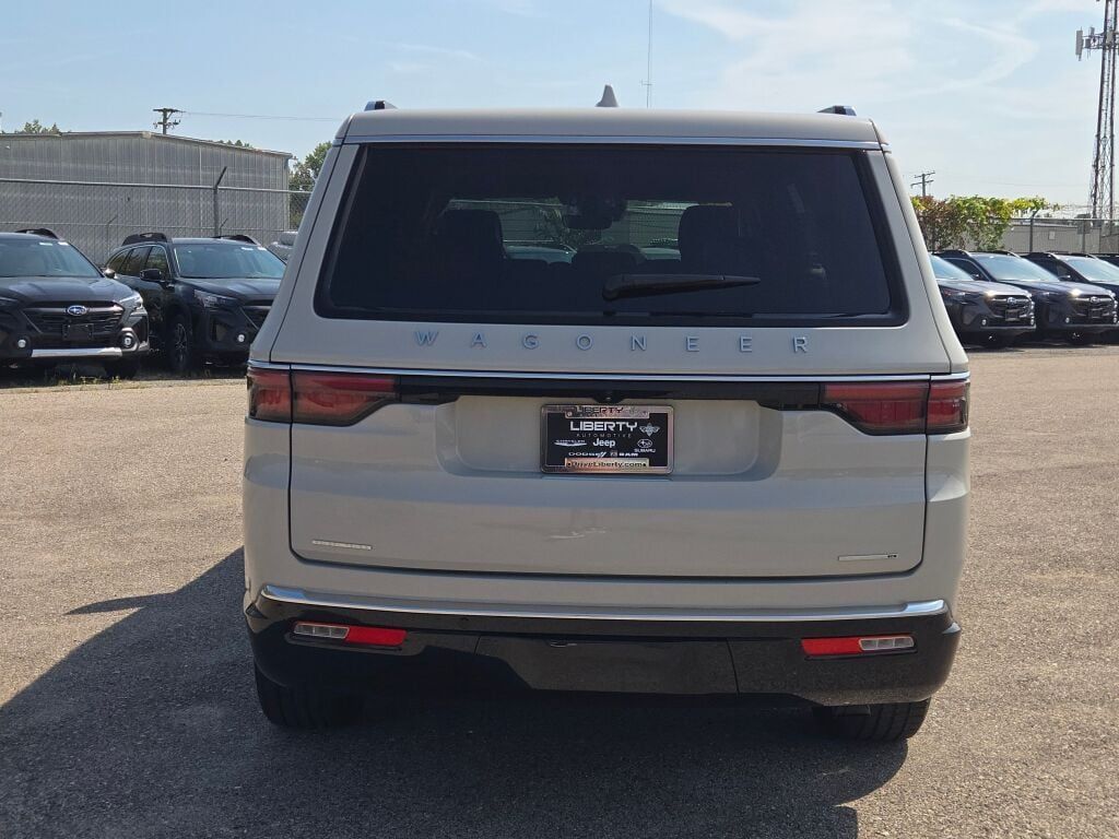2022 Jeep Wagoneer Series III photo 15