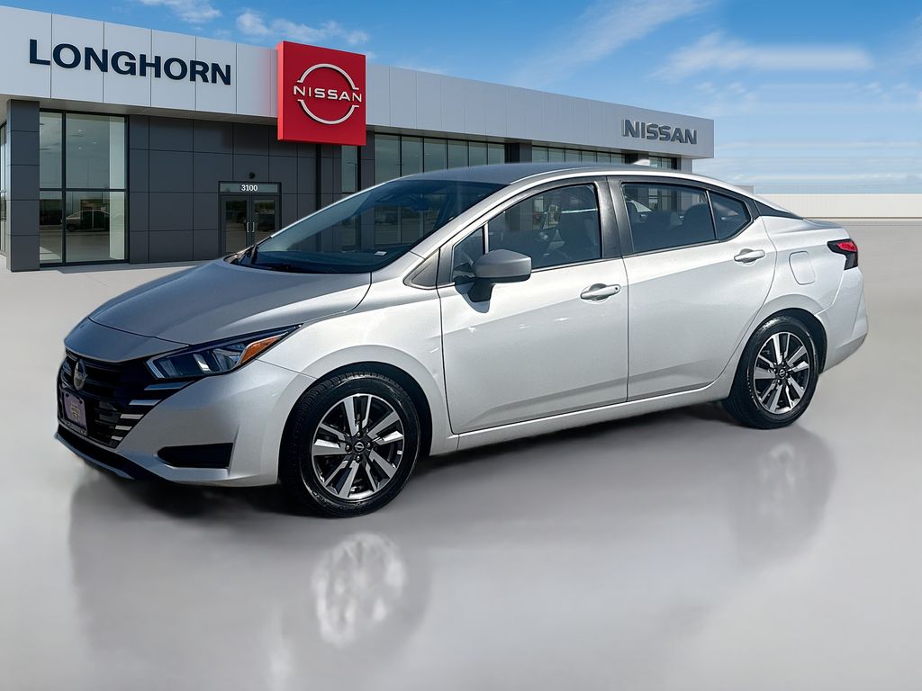 2023 Nissan Versa 1.6 SV photo 3