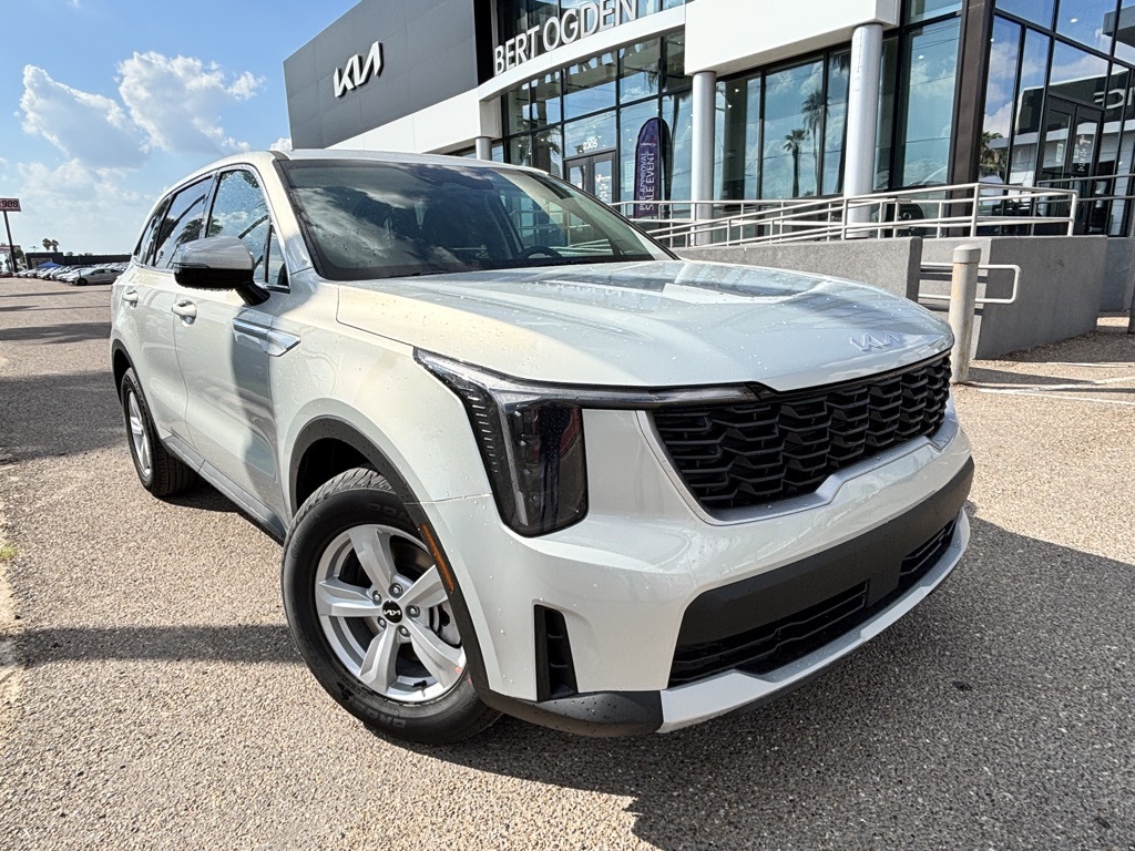 2026 Kia Sorento LX's photo