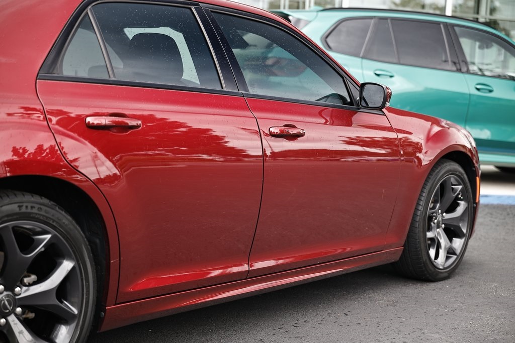 2023 Chrysler 300 S photo 8