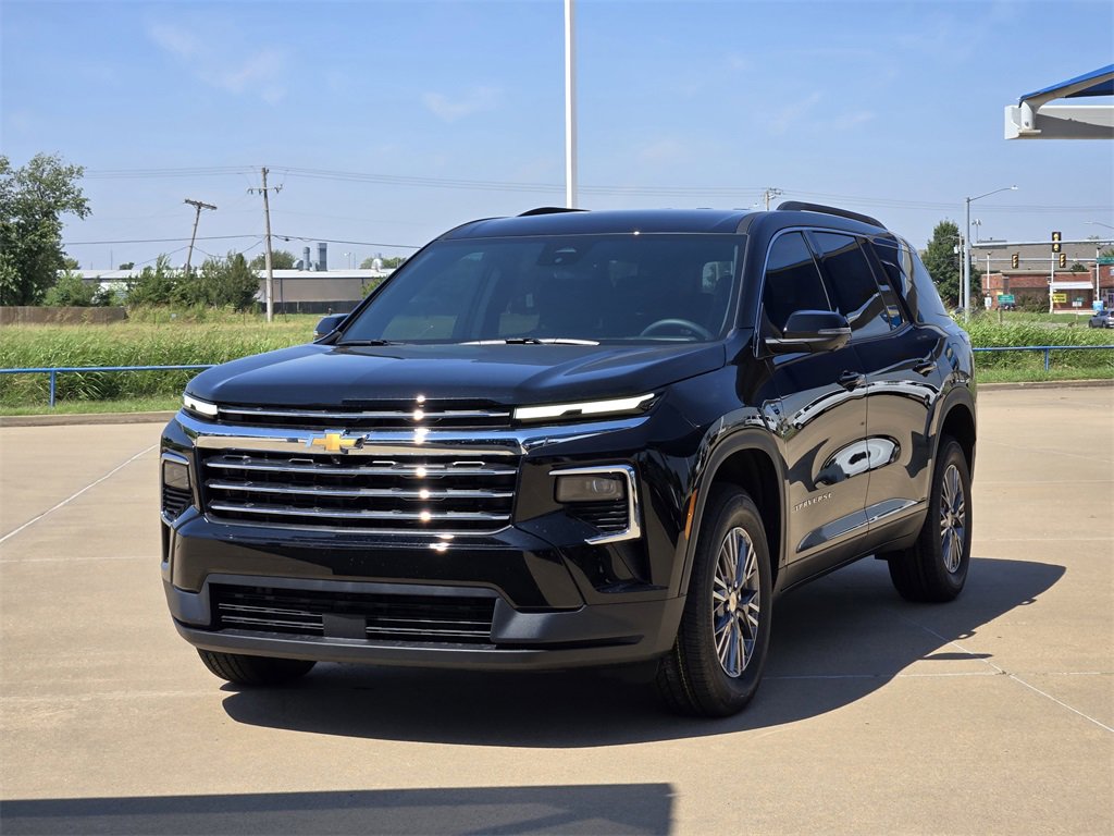 2026 Chevrolet Traverse photo 2
