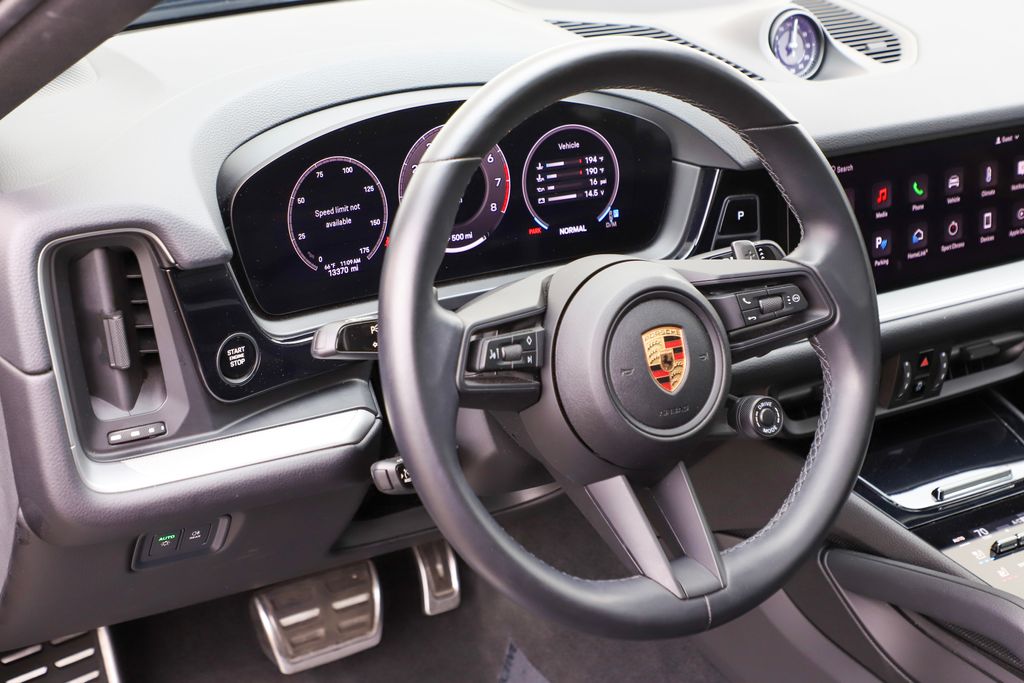 2024 Porsche Cayenne Coupe Base photo 27
