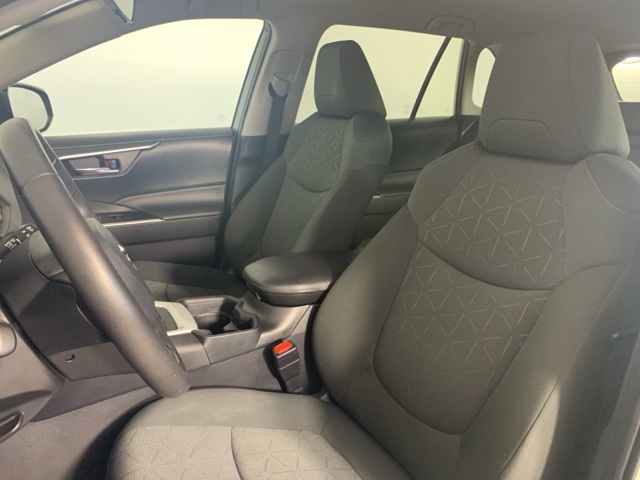 2021 Toyota RAV4 Hybrid XLE photo 13