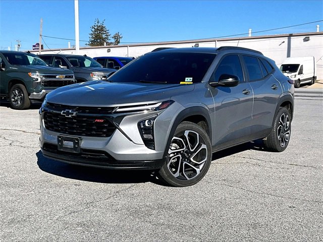 2024 Chevrolet Trax photo 2
