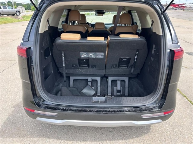 2024 Kia Carnival LX photo 4