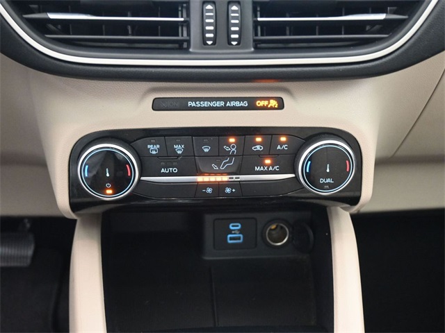 2022 Ford Escape SE photo 3