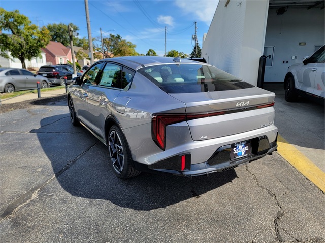 2025 Kia K4 GT-Line photo 4