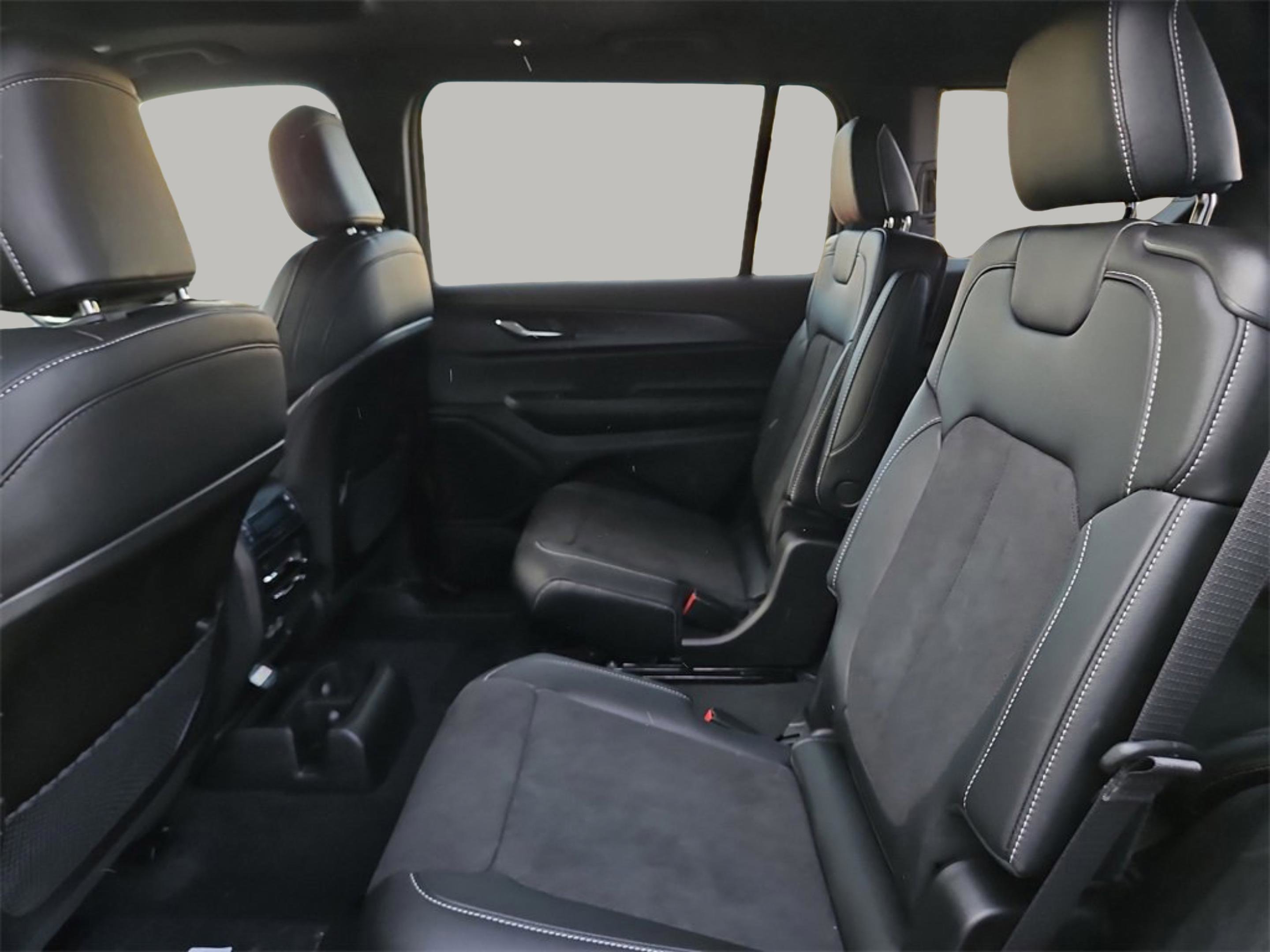 2025 Jeep Grand Cherokee Altitude X photo 9