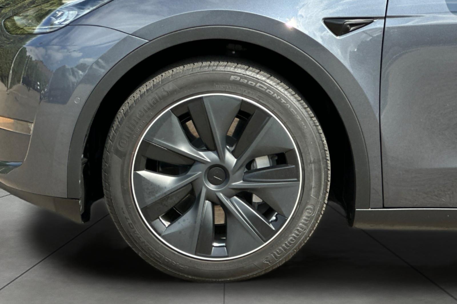 2022 Tesla Model Y Long Range photo 4