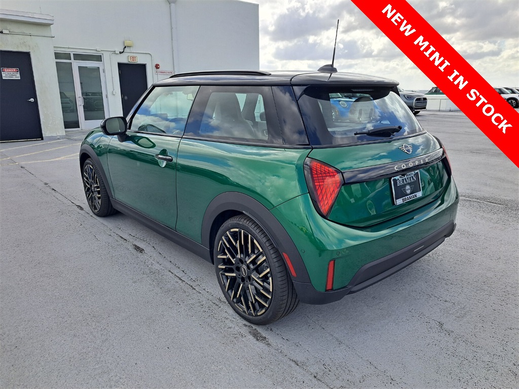 2025 Mini Cooper 2 Door Hardtop Signature photo 5