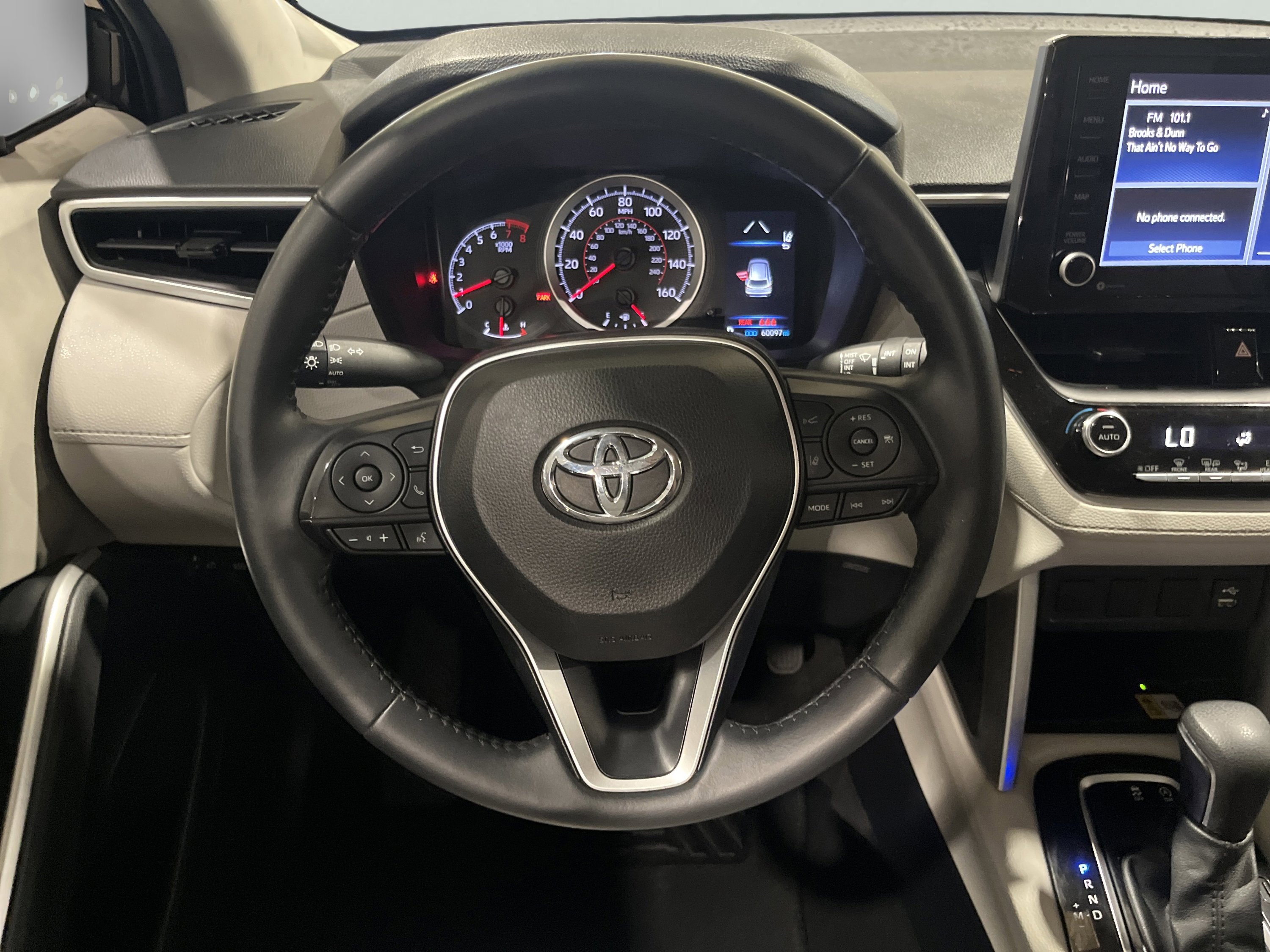 2022 Toyota Corolla Cross LE photo 14