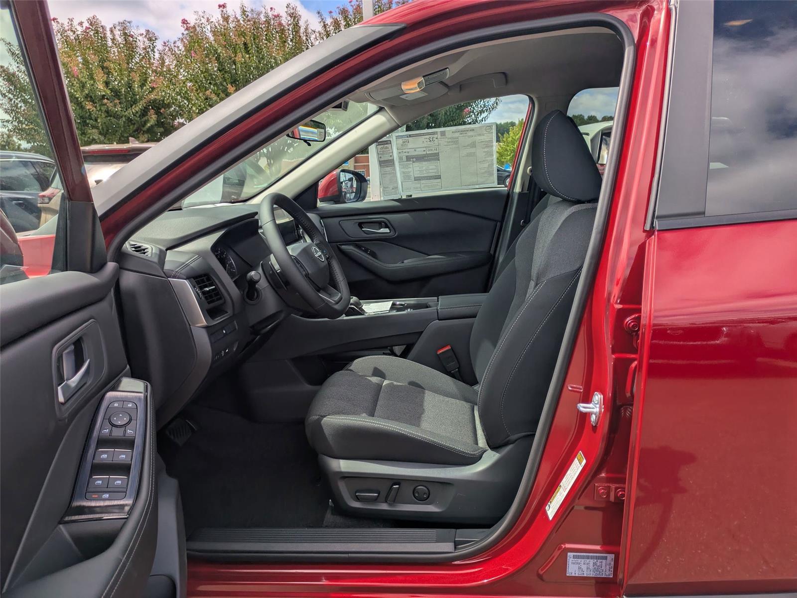 2026 Nissan Rogue SV photo 8