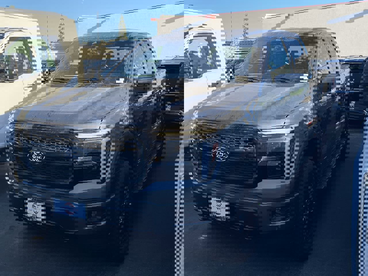 2025 Ford F-150 Lariat photo 3