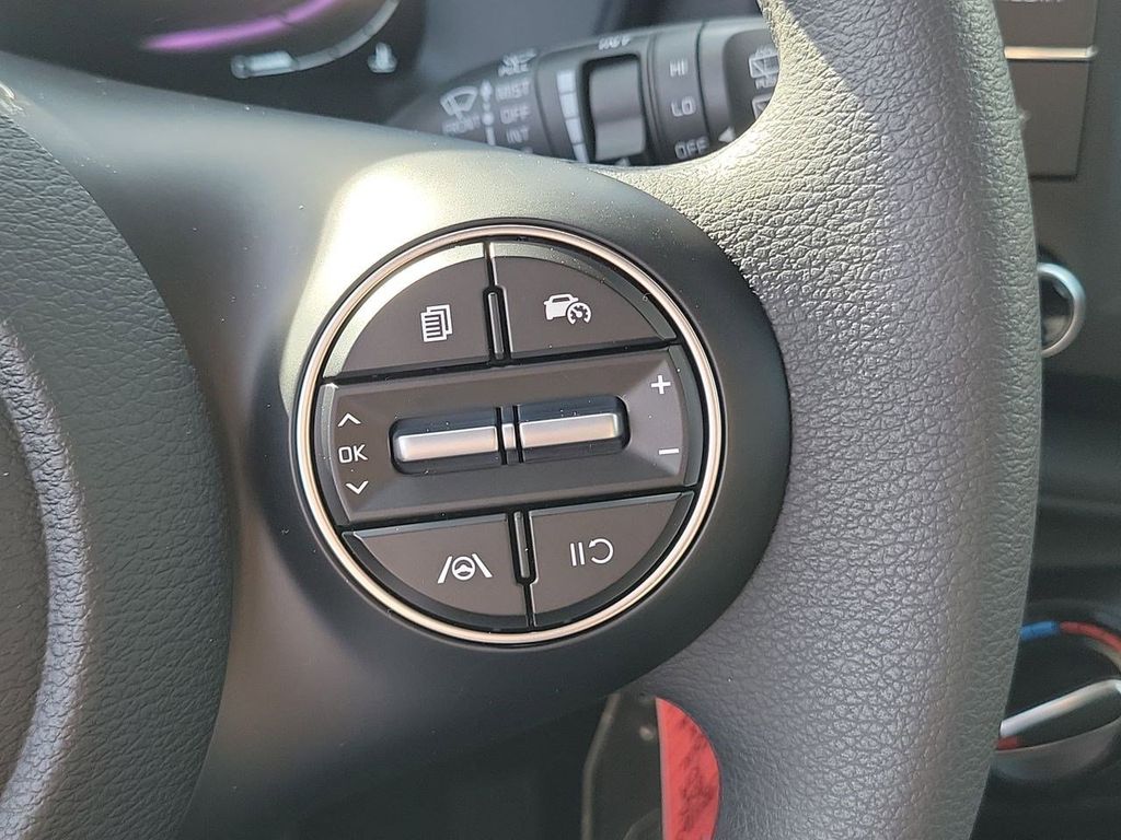 2025 Kia Soul LX photo 22